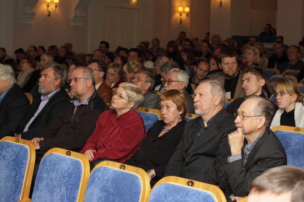 Торжественное заседание в зале Новгородской Филармонии